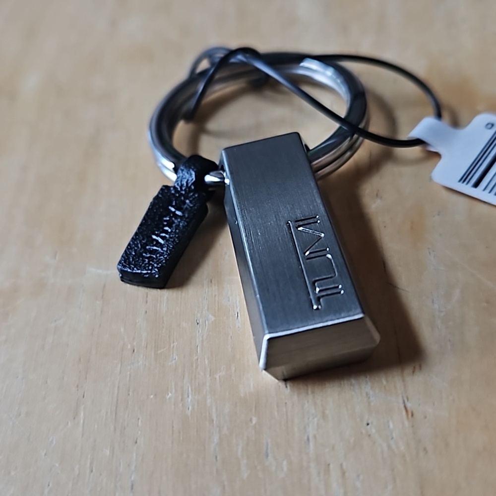 TUMI INGOT KEYFOB - Picture 5 of 7